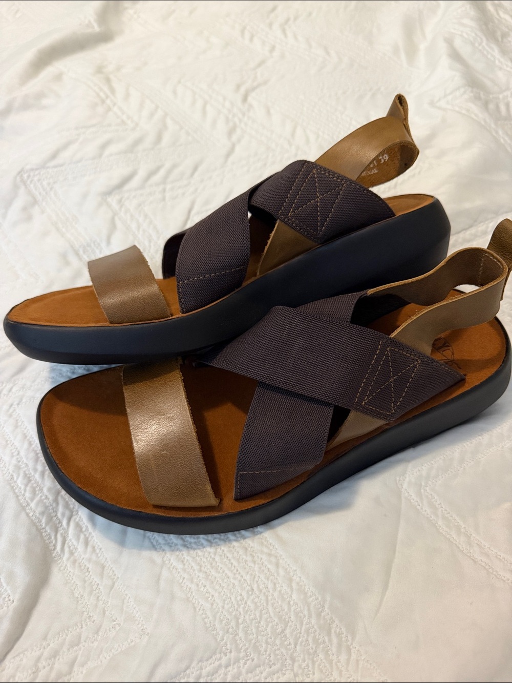 Fly London elastic and leather strap wedge sandals sz 39